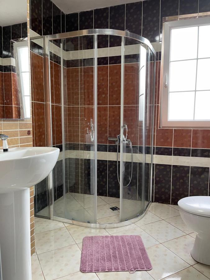 Hotel Internacional Gym & Spa Fushe-Arrez Esterno foto